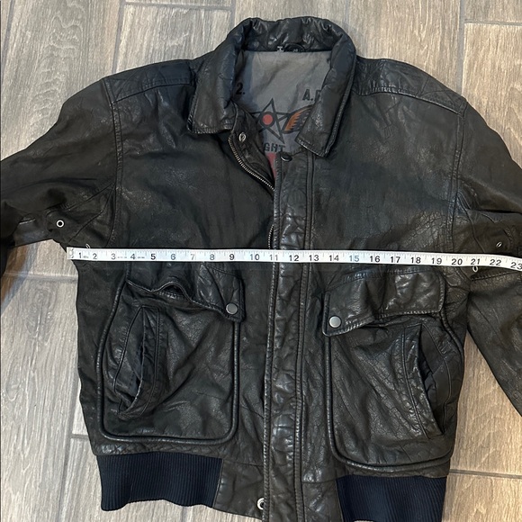 U2 Wear Me Out Black Bomber Leather Jacket, size 38. Zip, snap front. - Picture 13 of 14